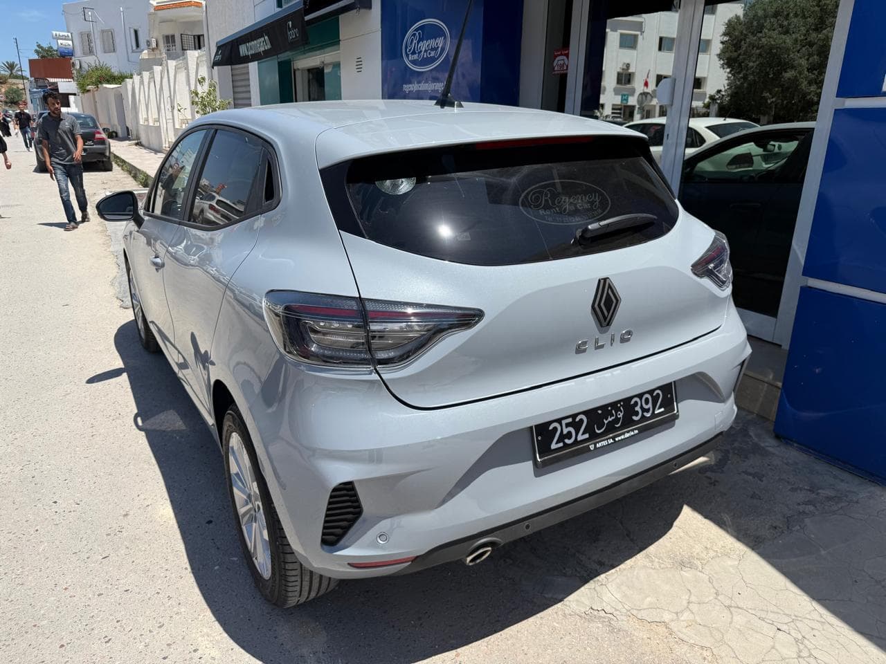 RENAULT CLIO à louer à El Menzah, Tunis