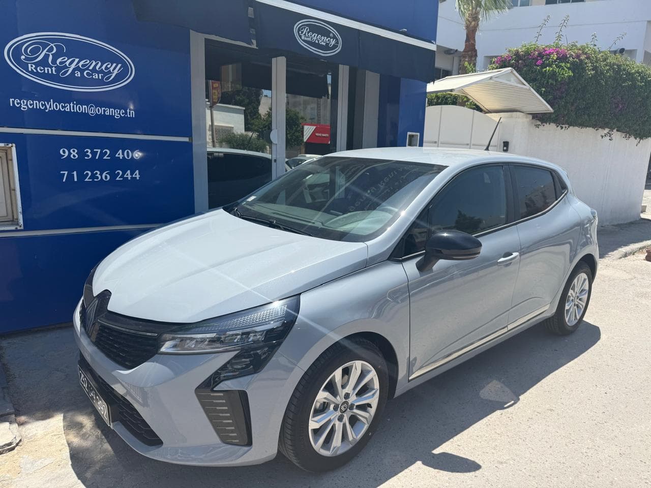 RENAULT CLIO à louer à El Menzah, Tunis